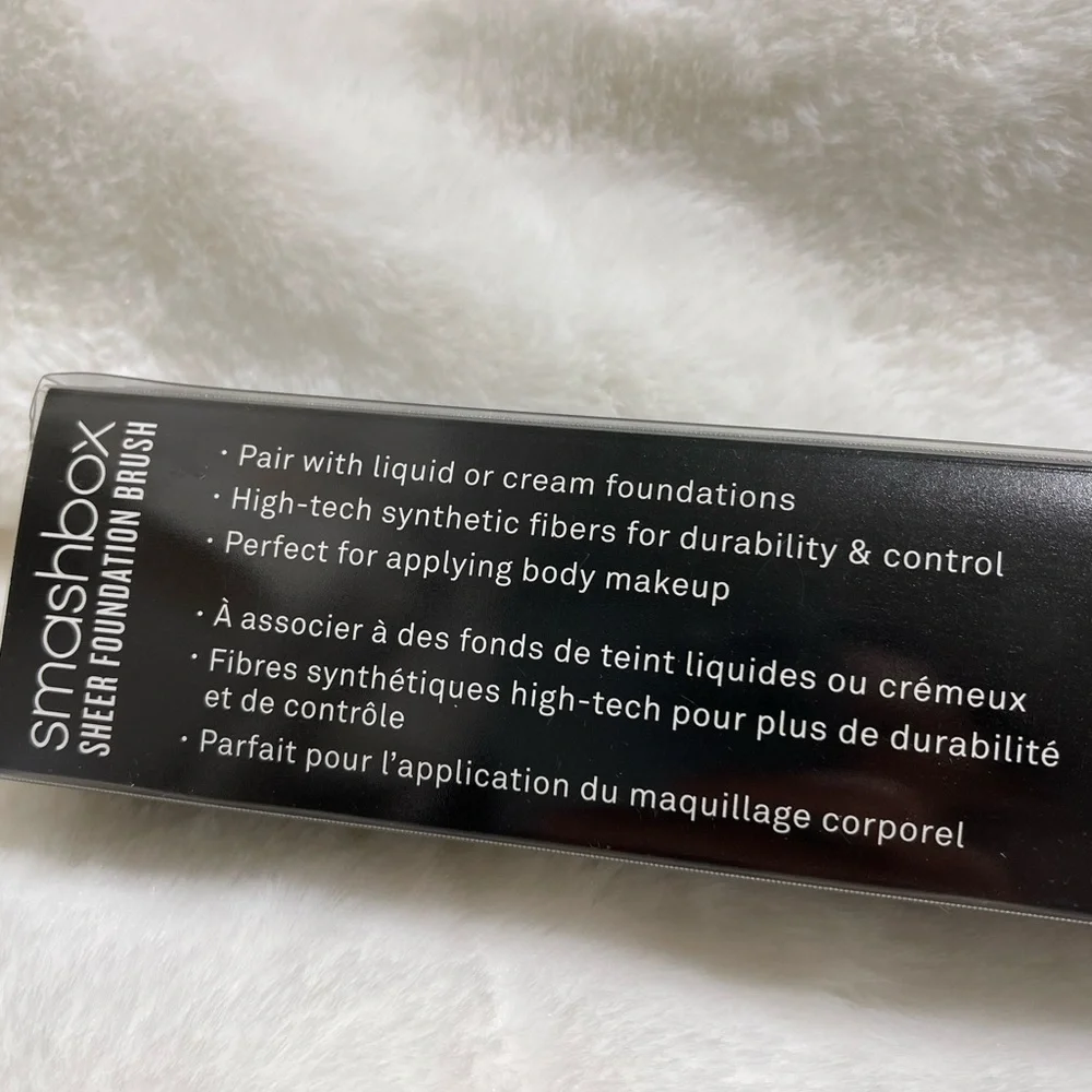 SMASHBOX Sheer Foundation Brush